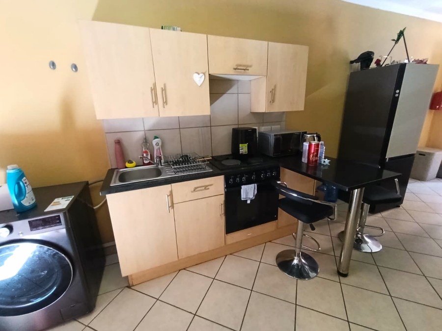 1 Bedroom Property for Sale in Vredenhof Sh Free State